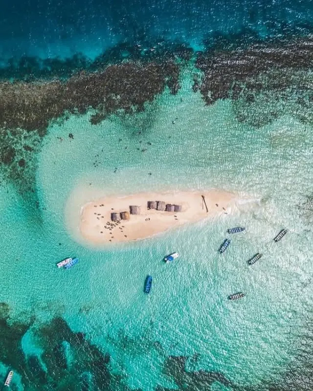 Aerial view of the Cayo Arena sandbar and its natural pool